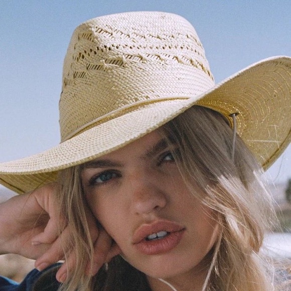 BRAND NEW *lack of color Baja hat sunlight used once - Picture 4 of 4